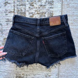 Black Levi’s 501 shorts- high waisted